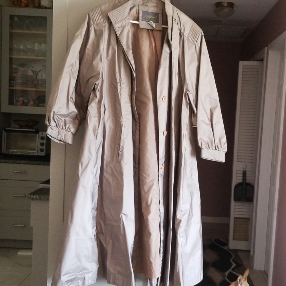 Women's Oversized Dressy Raincoat
